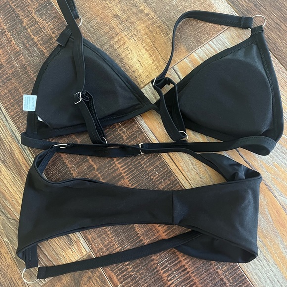 Very Cheeky Bikini 🖤 - Picture 3 of 3